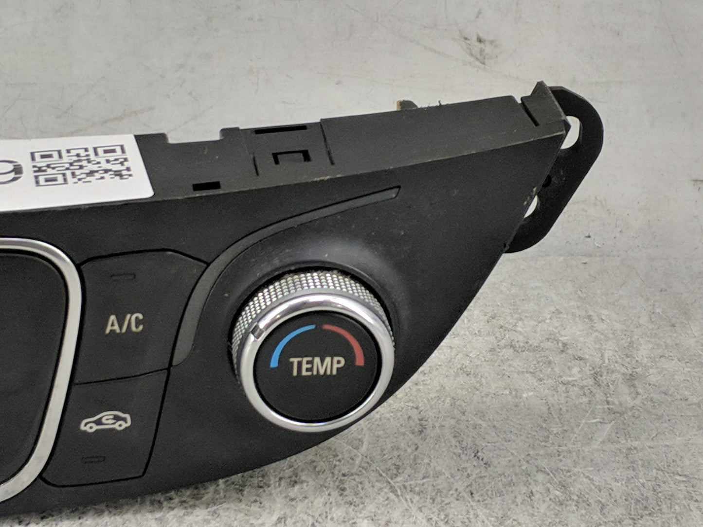 2018 Chevrolet Malibu Climate Control Module Temperature AC/Heater Replacement P/N:84105597 7370200000000X, 000235226 Fits O