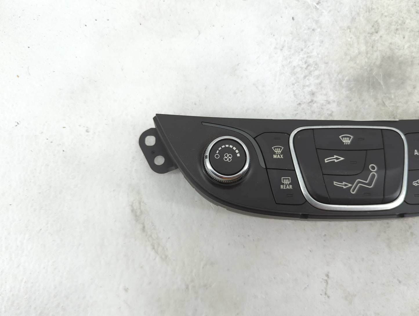 2018 Chevrolet Malibu Climate Control Module Temperature AC/Heater Replacement P/N:84105597 737020000000X, 000235226 Fits OE