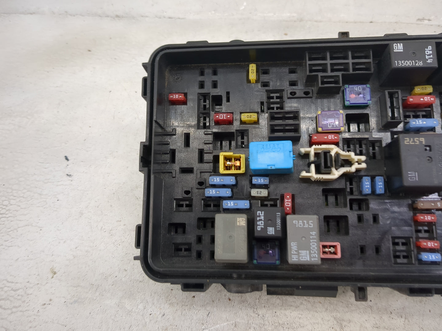 2018-2019 Chevrolet Malibu Fusebox Fuse Box Panel Relay Module P/N:13500128 13500114, 13500113, 13500129 Fits Fits 2018 2019