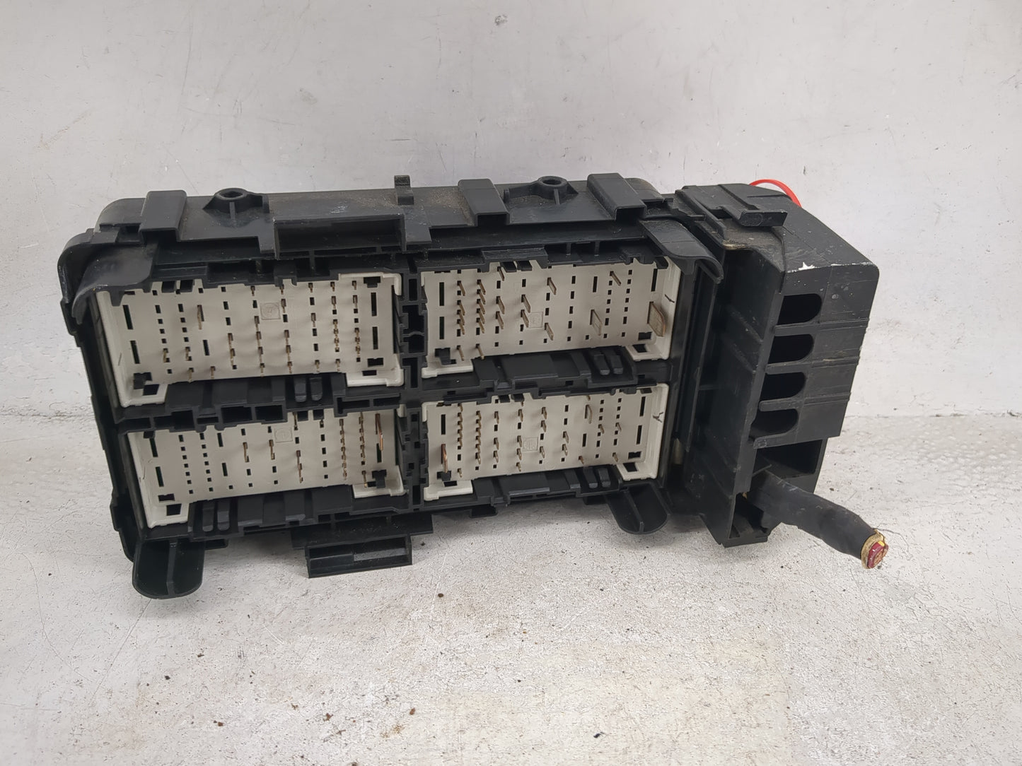 2018-2019 Chevrolet Malibu Fusebox Fuse Box Panel Relay Module P/N:13500128 13500114, 13500113, 13500129 Fits Fits 2018 2019