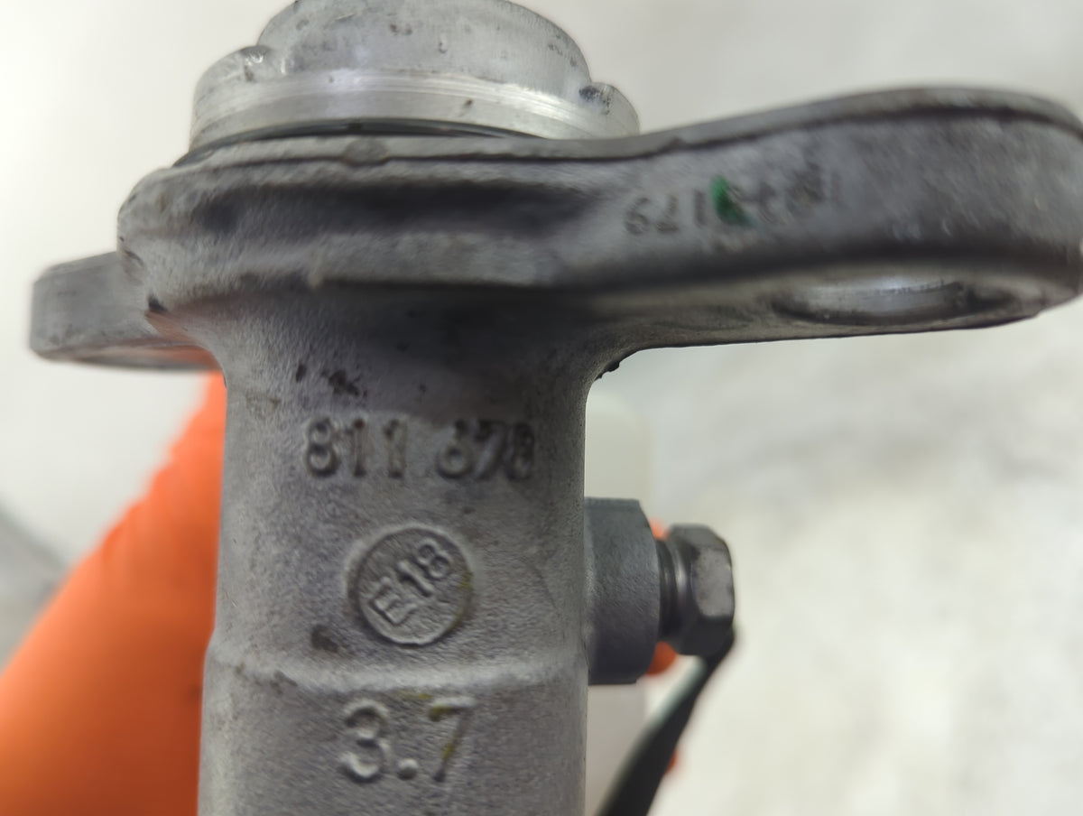 2016-2021 Chevrolet Malibu Brake Master Cylinder 1515953 - Oemusedautoparts1.com
