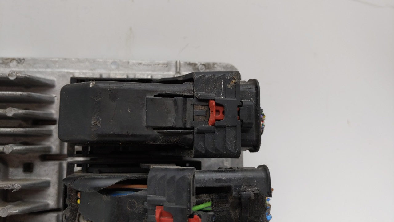 2017-2018 Chevrolet Malibu PCM Engine Control Computer ECU ECM PCU OEM P/N:12680876 12677677, 12692812 Fits Fits 2017 2018 2