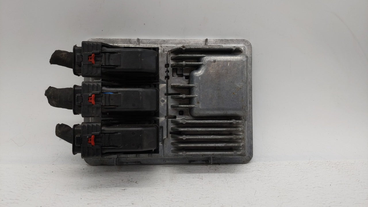 2017-2018 Chevrolet Malibu PCM Engine Control Computer ECU ECM PCU OEM P/N:12680876 12677677, 12692812 Fits Fits 2017 2018 2