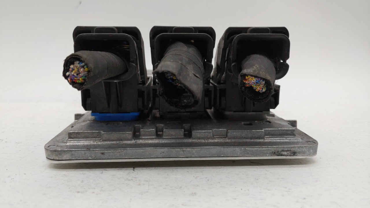 2017-2018 Chevrolet Malibu PCM Engine Control Computer ECU ECM PCU OEM P/N:12680876 12677677, 12692812 Fits Fits 2017 2018 2