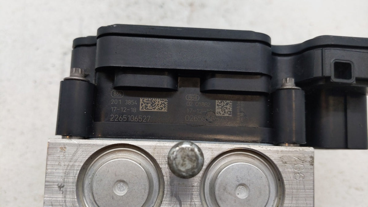 2018 Chevrolet Malibu Anti-Lock Brake ABS Pump Module Actuator OEM P/N:84325538 Fits OEM Used Auto Parts - Oemusedautoparts1