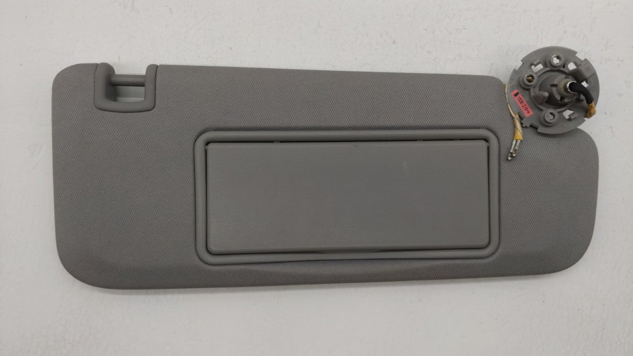 2016-2019 Chevrolet Malibu Sun Visor Shade Replacement Passenger Right Mirror Fits Fits 2016 2017 2018 2019 OEM Used Auto Pa