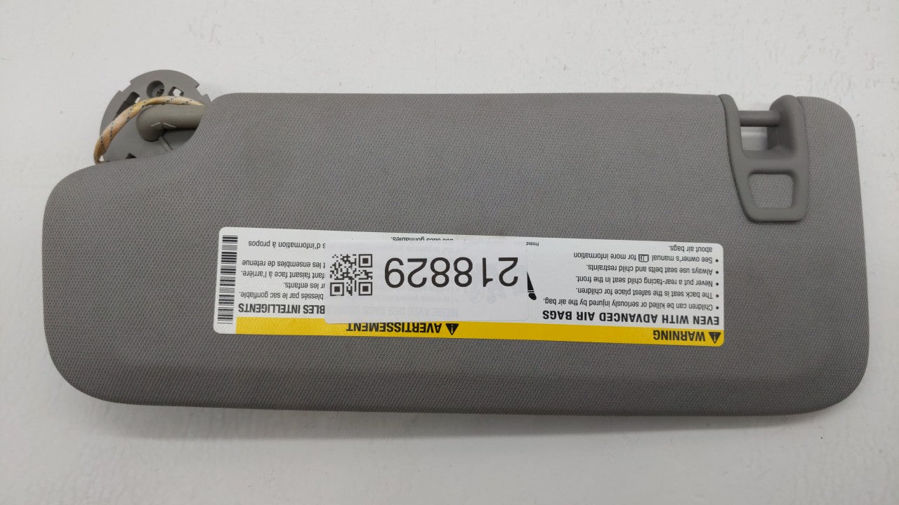 2016-2019 Chevrolet Malibu Sun Visor Shade Replacement Passenger Right Mirror Fits Fits 2016 2017 2018 2019 OEM Used Auto Pa