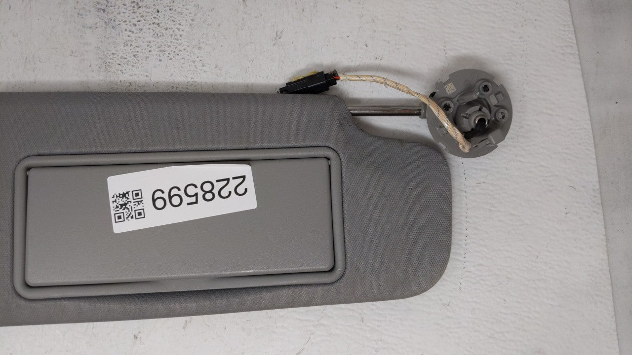 2016-2019 Chevrolet Malibu Sun Visor Shade Replacement Passenger Right Mirror Fits Fits 2016 2017 2018 2019 OEM Used Auto Pa