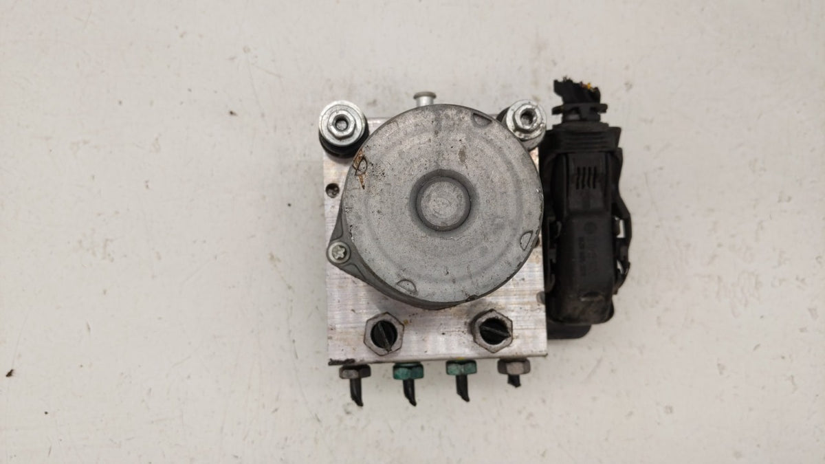 2018 Chevrolet Malibu Anti-Lock Brake ABS Pump Module Actuator OEM P/N:84325538 Fits OEM Used Auto Parts - Oemusedautoparts1