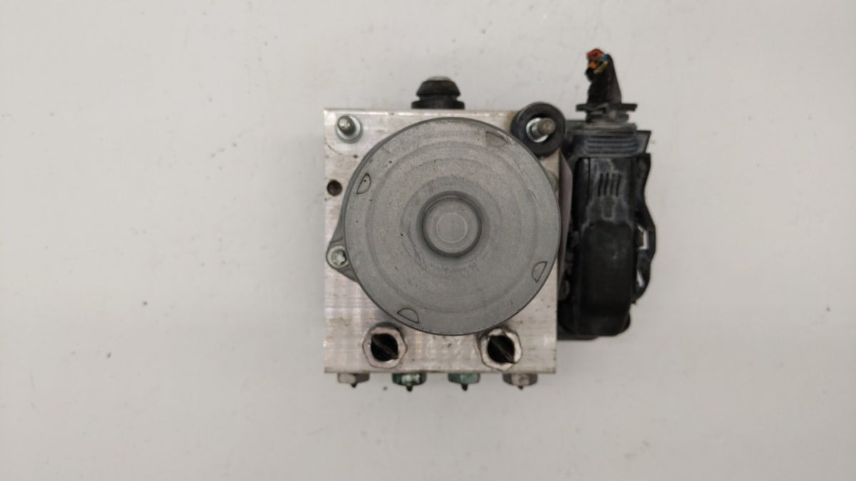 2018 Chevrolet Malibu Anti-Lock Brake ABS Pump Module Actuator OEM P/N:84205167 84325538 Fits OEM Used Auto Parts - Oemuseda