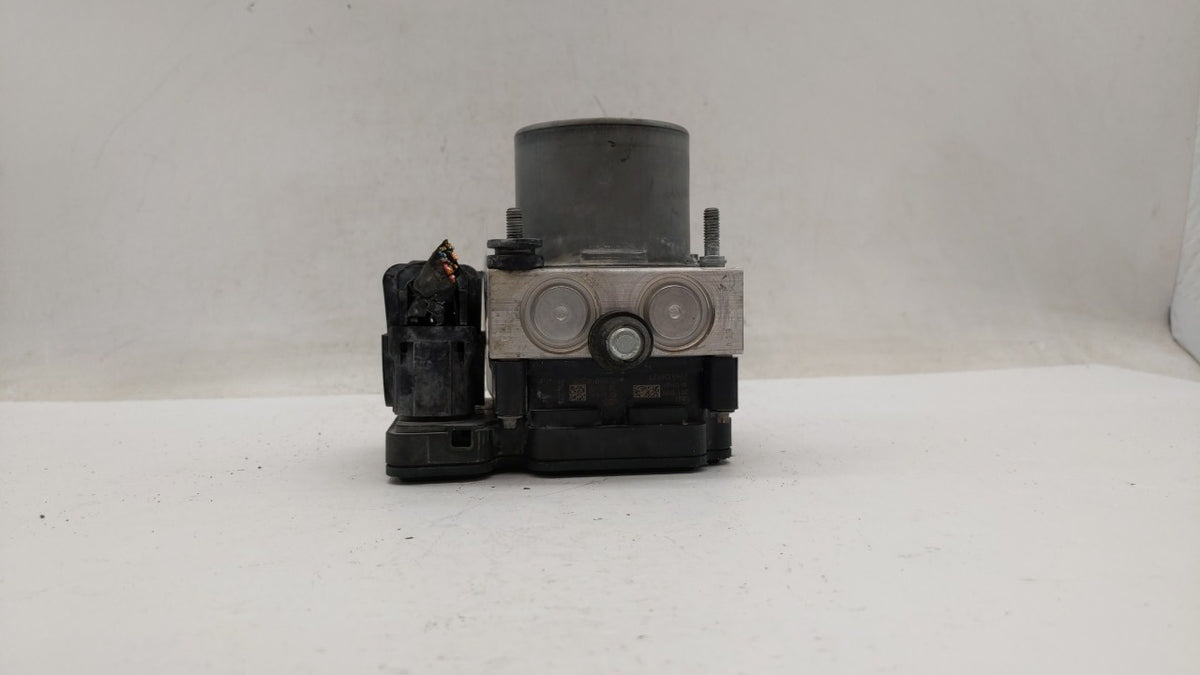 2018 Chevrolet Malibu Anti-Lock Brake ABS Pump Module Actuator OEM P/N:84205167 84325538 Fits OEM Used Auto Parts - Oemuseda