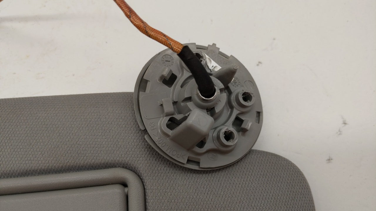 2016-2019 Chevrolet Malibu Sun Visor Shade Replacement Passenger Right Mirror Fits Fits 2016 2017 2018 2019 OEM Used Auto Pa