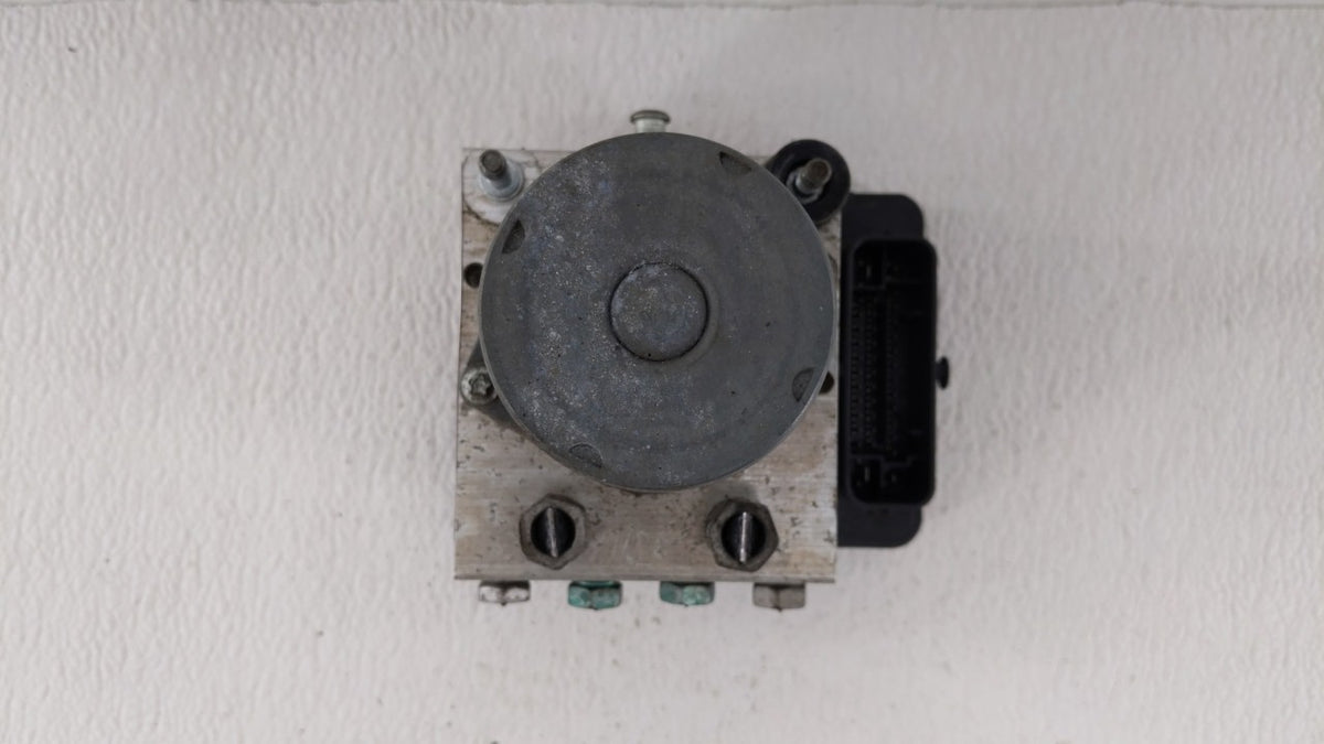 2018 Chevrolet Malibu Anti-Lock Brake ABS Pump Module Actuator OEM P/N:84205167 84325538 Fits OEM Used Auto Parts - Oemuseda