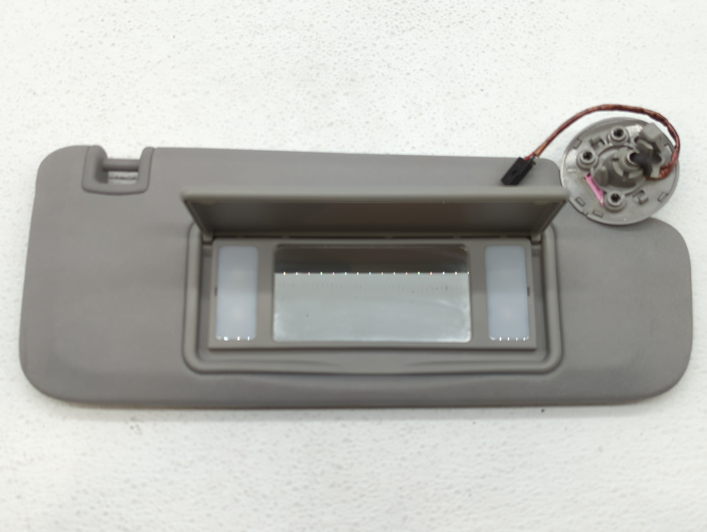 2016-2019 Chevrolet Malibu Sun Visor Shade Replacement Passenger Right Mirror Fits Fits 2016 2017 2018 2019 OEM Used Auto Pa