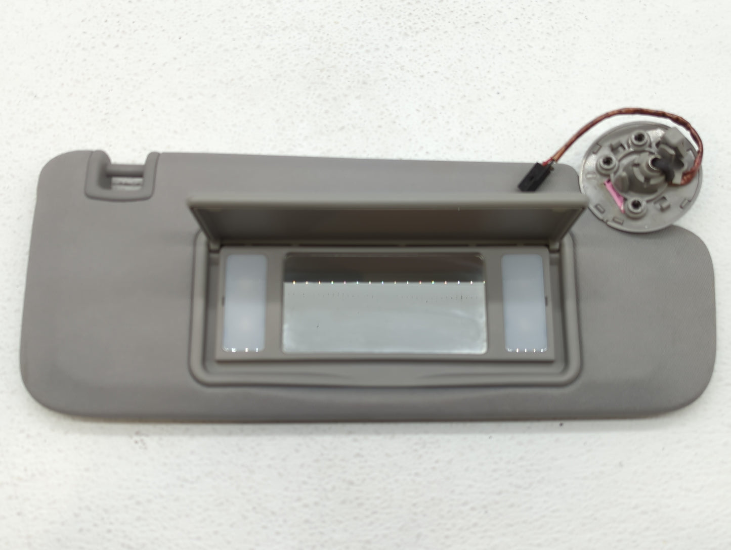 2016-2019 Chevrolet Malibu Sun Visor Shade Replacement Passenger Right Mirror Fits Fits 2016 2017 2018 2019 OEM Used Auto Pa