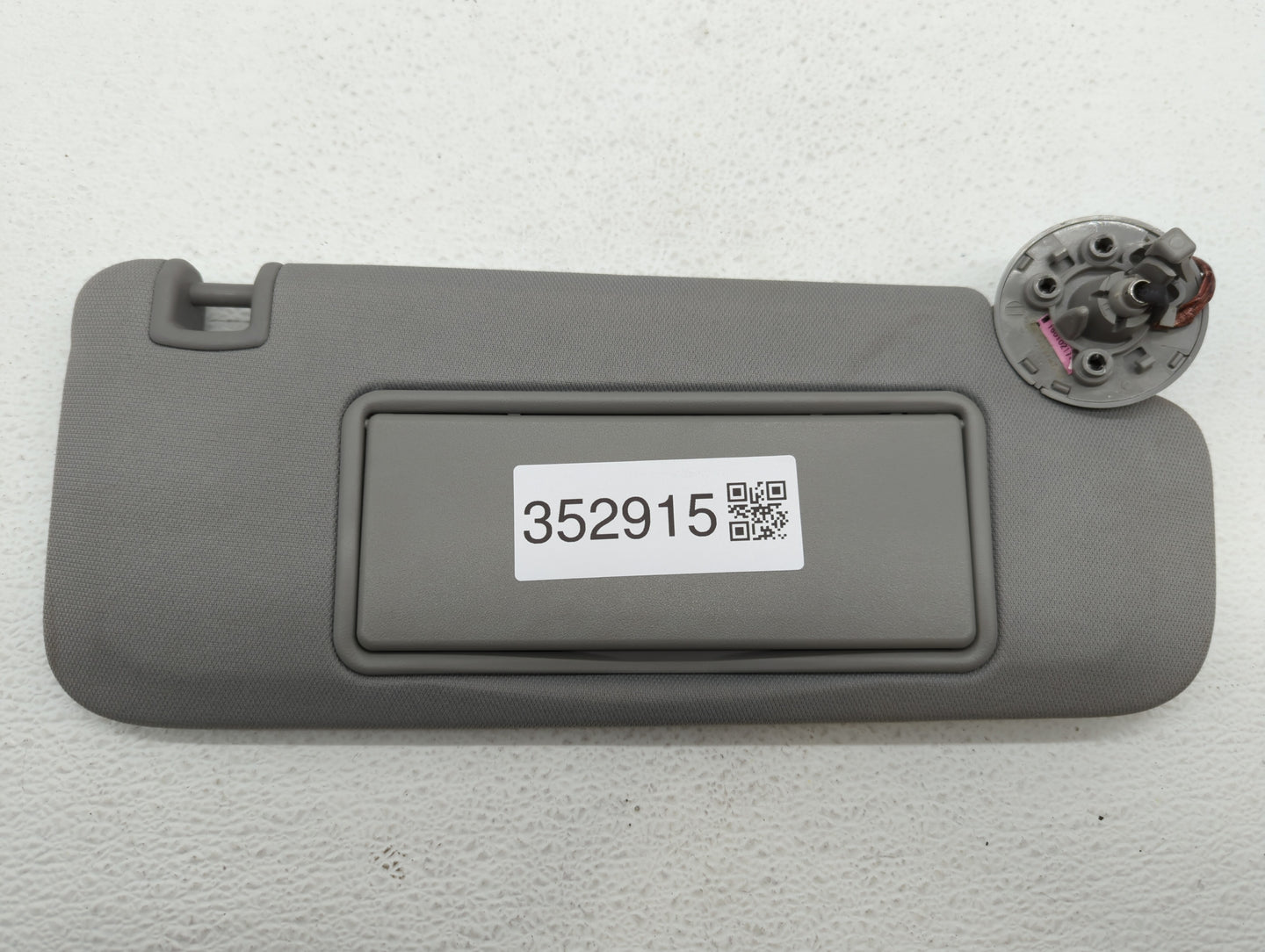 2016-2019 Chevrolet Malibu Sun Visor Shade Replacement Passenger Right Mirror Fits Fits 2016 2017 2018 2019 OEM Used Auto Pa