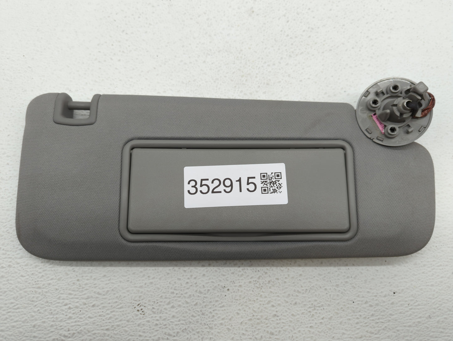 2016-2019 Chevrolet Malibu Sun Visor Shade Replacement Passenger Right Mirror Fits Fits 2016 2017 2018 2019 OEM Used Auto Pa