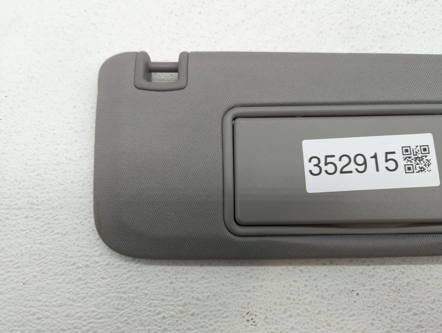 2016-2019 Chevrolet Malibu Sun Visor Shade Replacement Passenger Right Mirror Fits Fits 2016 2017 2018 2019 OEM Used Auto Pa