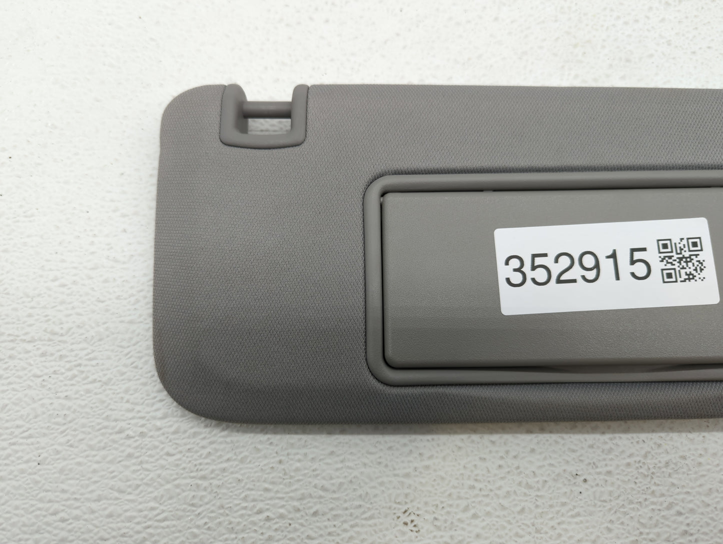 2016-2019 Chevrolet Malibu Sun Visor Shade Replacement Passenger Right Mirror Fits Fits 2016 2017 2018 2019 OEM Used Auto Pa