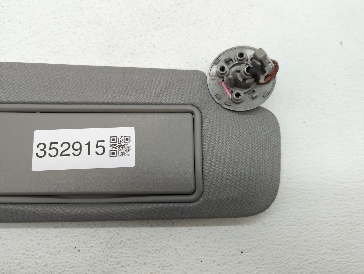 2016-2019 Chevrolet Malibu Sun Visor Shade Replacement Passenger Right Mirror Fits Fits 2016 2017 2018 2019 OEM Used Auto Pa