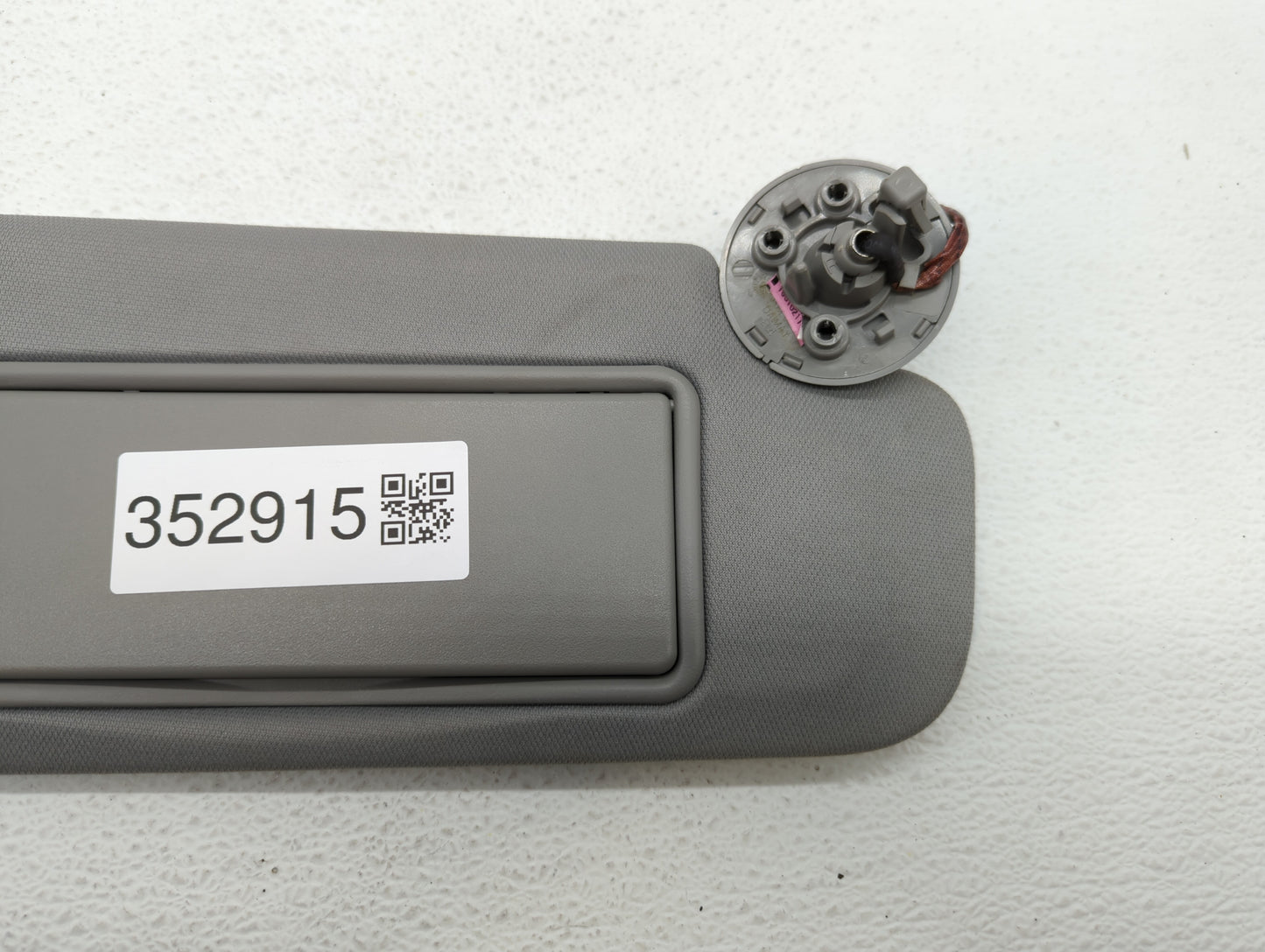 2016-2019 Chevrolet Malibu Sun Visor Shade Replacement Passenger Right Mirror Fits Fits 2016 2017 2018 2019 OEM Used Auto Pa