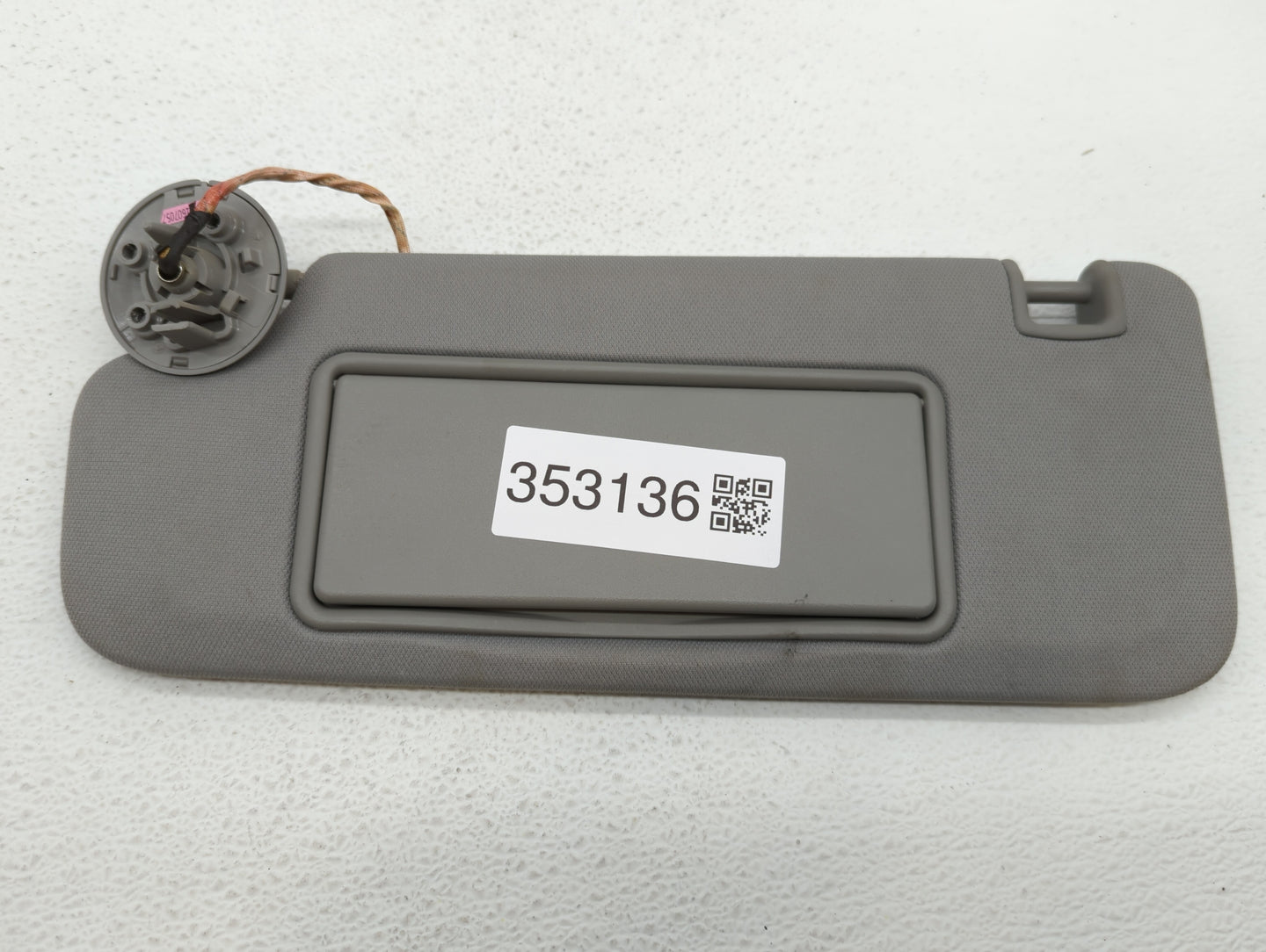 2016-2019 Chevrolet Malibu Sun Visor Shade Replacement Driver Left Mirror Fits Fits 2016 2017 2018 2019 OEM Used Auto Parts 