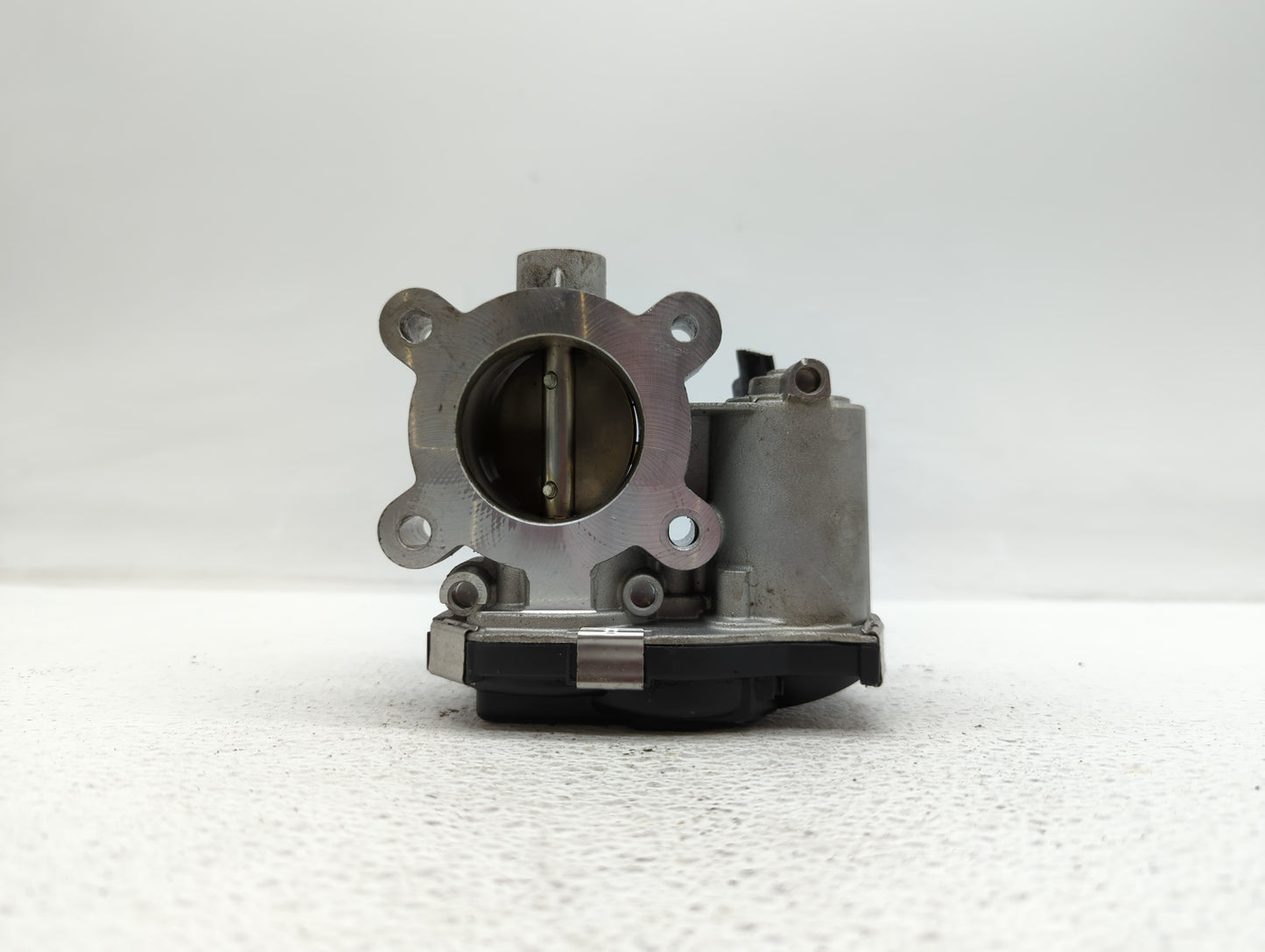 2016-2019 Chevrolet Malibu Throttle Body P/N:12671379AA Fits Fits 2016 2017 2018 2019 OEM Used Auto Parts - Oemusedautoparts