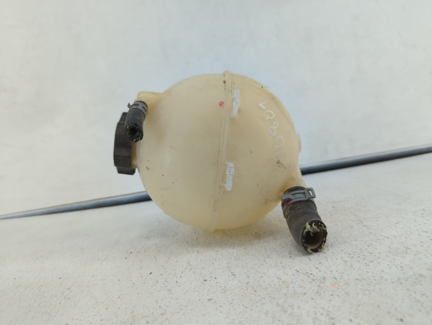 2016 Chevrolet Malibu Radiator Coolant Overflow Expansion Tank Bottle 362177 - Oemusedautoparts1.com