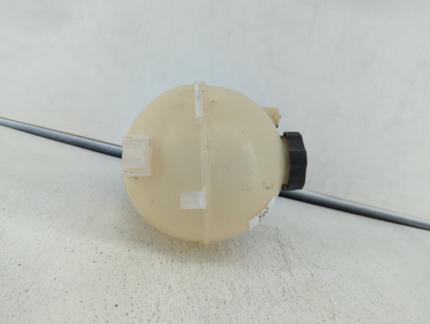 2016 Chevrolet Malibu Radiator Coolant Overflow Expansion Tank Bottle 362177 - Oemusedautoparts1.com