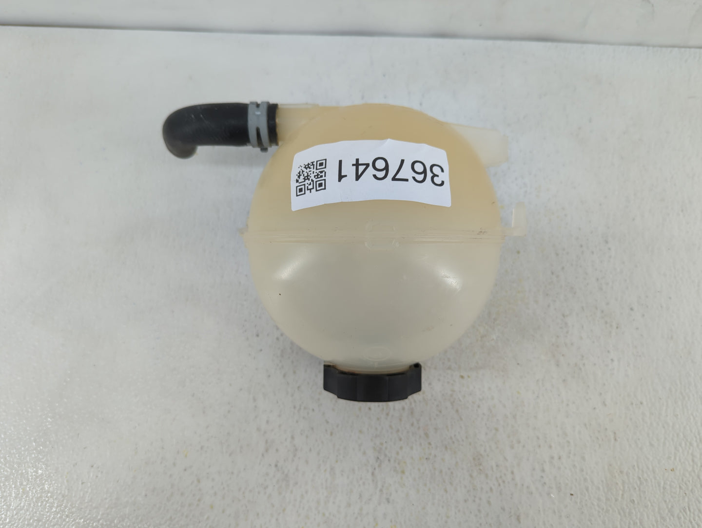 2016 Chevrolet Malibu Radiator Coolant Overflow Expansion Tank Bottle 367641 - Oemusedautoparts1.com
