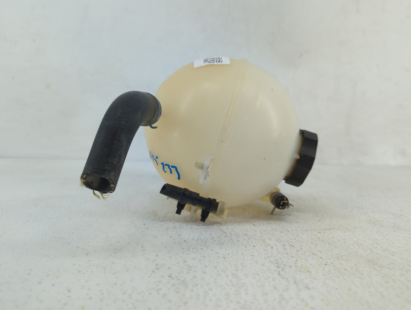 2016 Chevrolet Malibu Radiator Coolant Overflow Expansion Tank Bottle 367641 - Oemusedautoparts1.com
