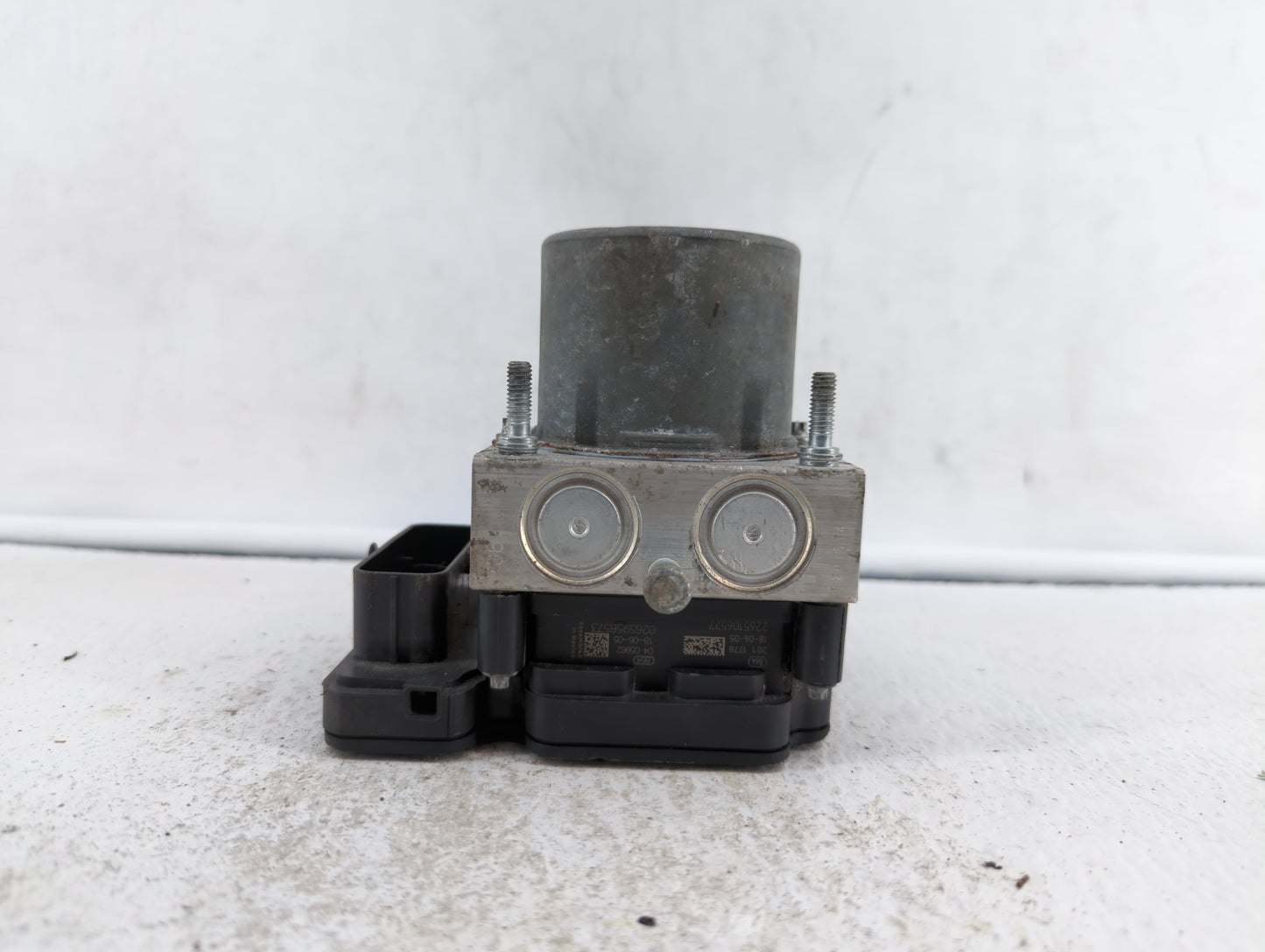 2018 Chevrolet Malibu ABS Pump Control Module Replacement P/N:84205167 84325538 Fits OEM Used Auto Parts - Oemusedautoparts1