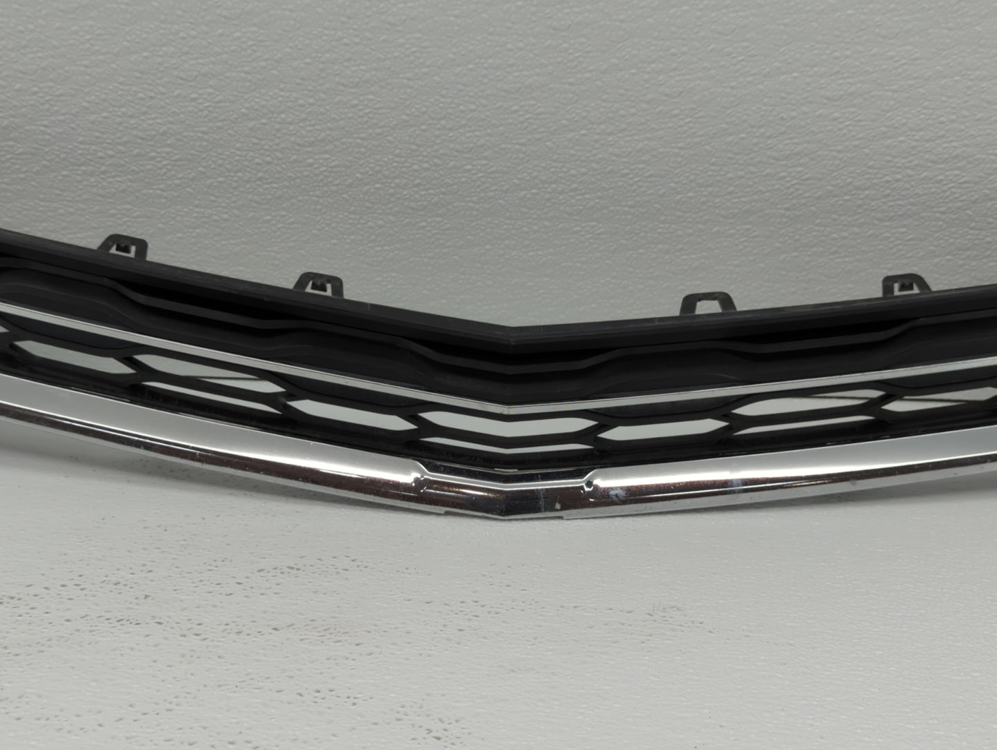 2016-2018 Chevrolet Malibu Front Bumper Grille Cover - Oemusedautoparts1.com