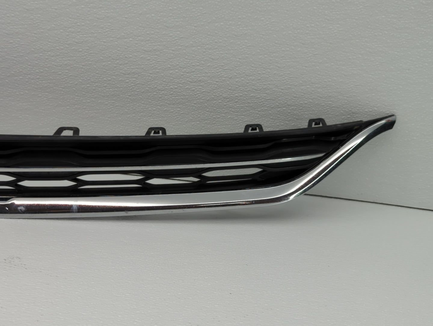 2016-2018 Chevrolet Malibu Front Bumper Grille Cover - Oemusedautoparts1.com