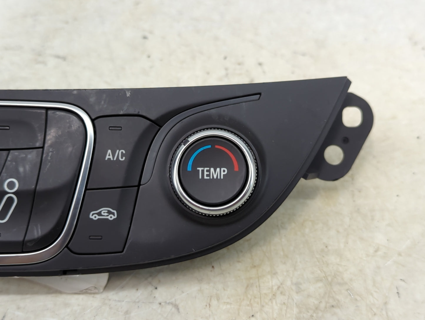 2018 Chevrolet Malibu Climate Control Module Temperature AC/Heater Replacement P/N:84426646 Fits OEM Used Auto Parts - Oemus