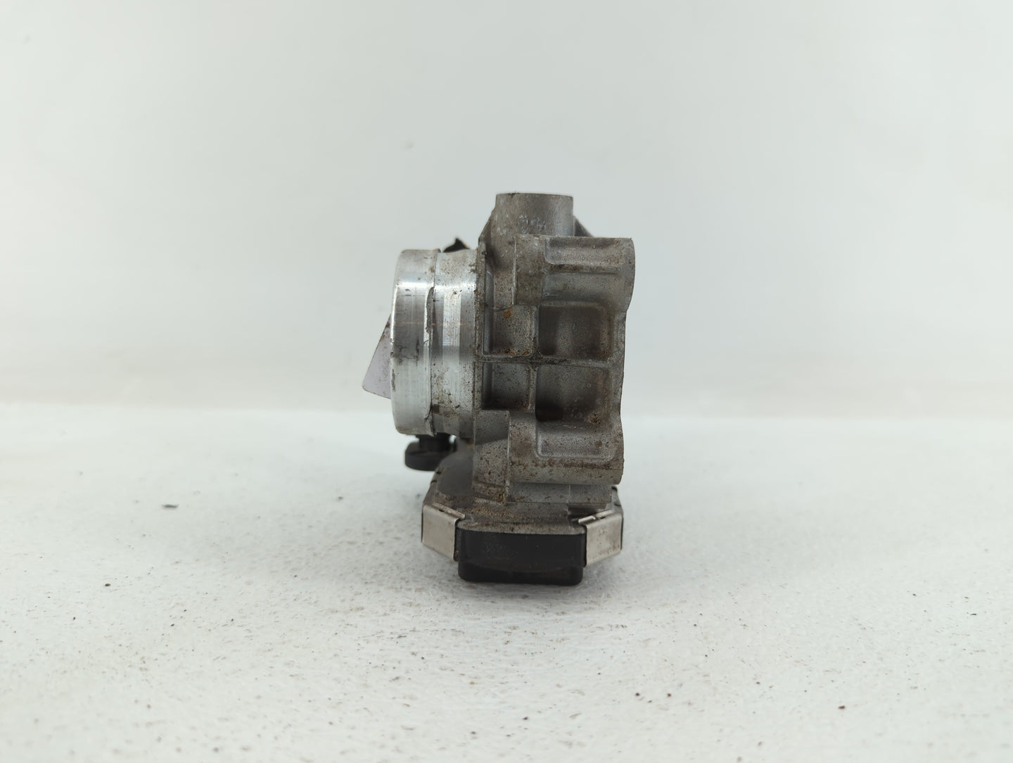 2016-2019 Chevrolet Malibu Throttle Body P/N:12671379AA Fits Fits 2016 2017 2018 2019 OEM Used Auto Parts - Oemusedautoparts