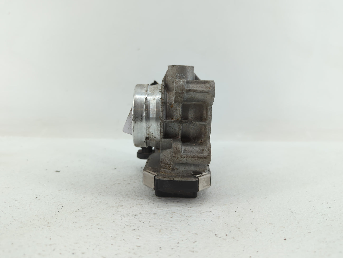 2016-2019 Chevrolet Malibu Throttle Body P/N:12671379AA Fits Fits 2016 2017 2018 2019 OEM Used Auto Parts - Oemusedautoparts