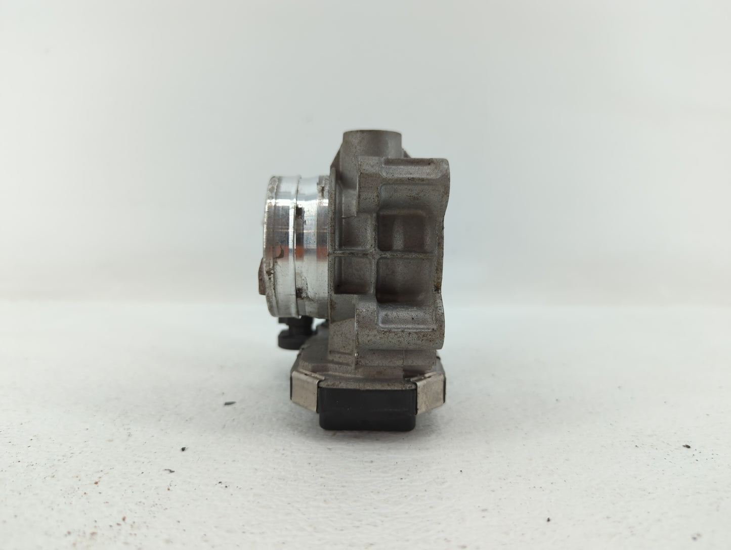 2016-2019 Chevrolet Malibu Throttle Body P/N:12671379AA Fits Fits 2016 2017 2018 2019 OEM Used Auto Parts - Oemusedautoparts