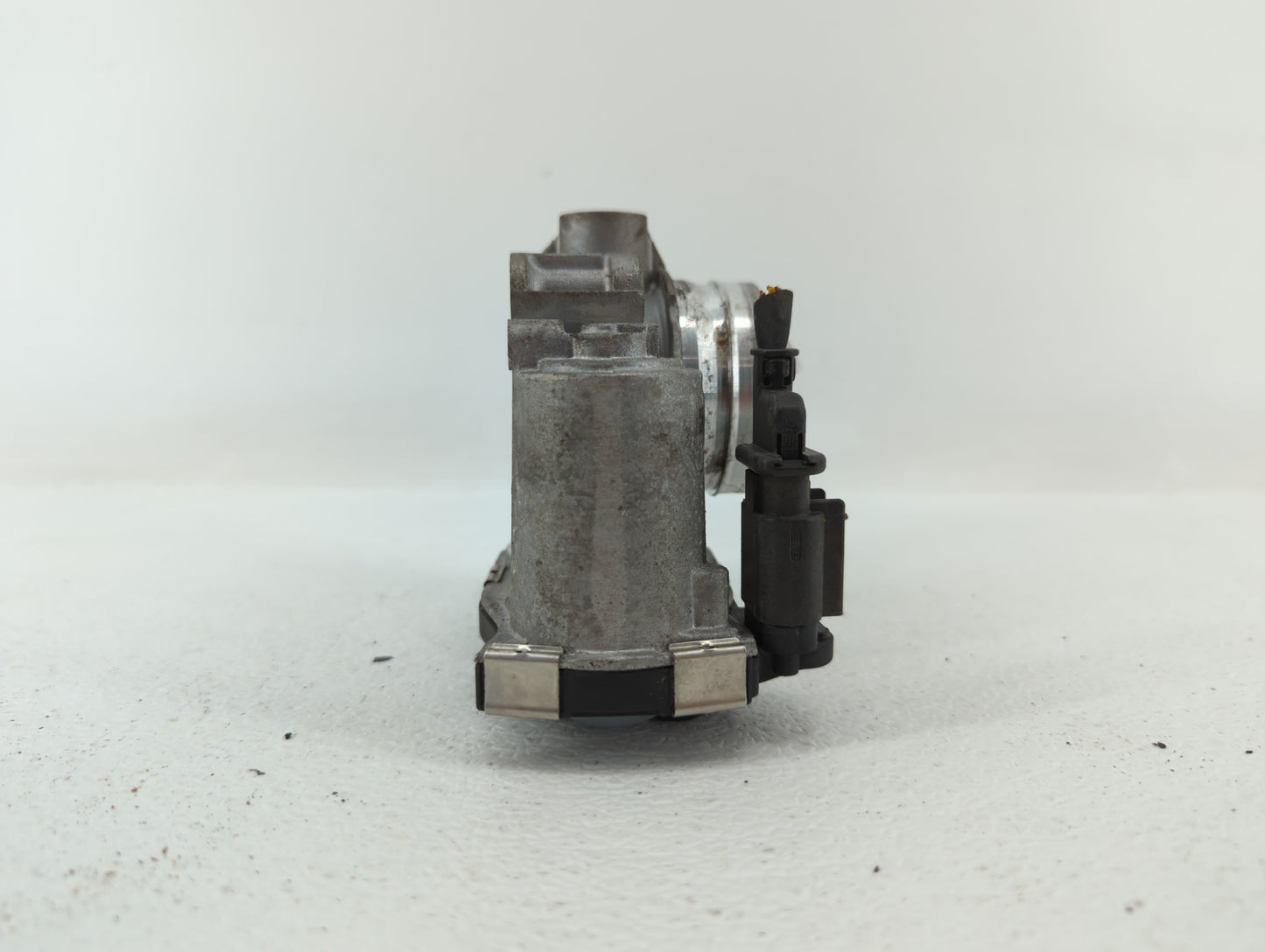 2016-2019 Chevrolet Malibu Throttle Body P/N:12671379AA Fits Fits 2016 2017 2018 2019 OEM Used Auto Parts - Oemusedautoparts
