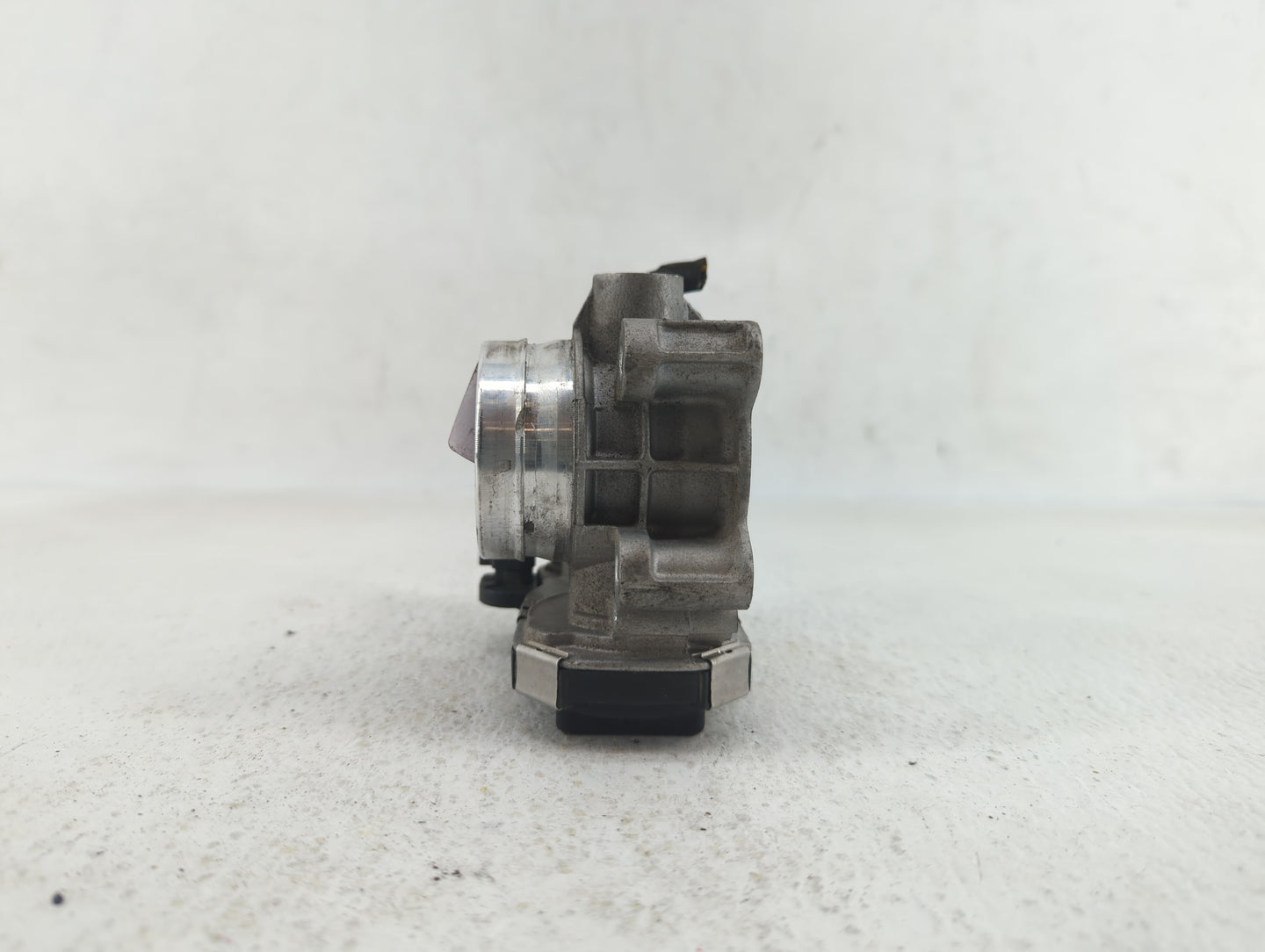 2016-2019 Chevrolet Malibu Throttle Body P/N:12671379AA Fits Fits 2016 2017 2018 2019 OEM Used Auto Parts - Oemusedautoparts