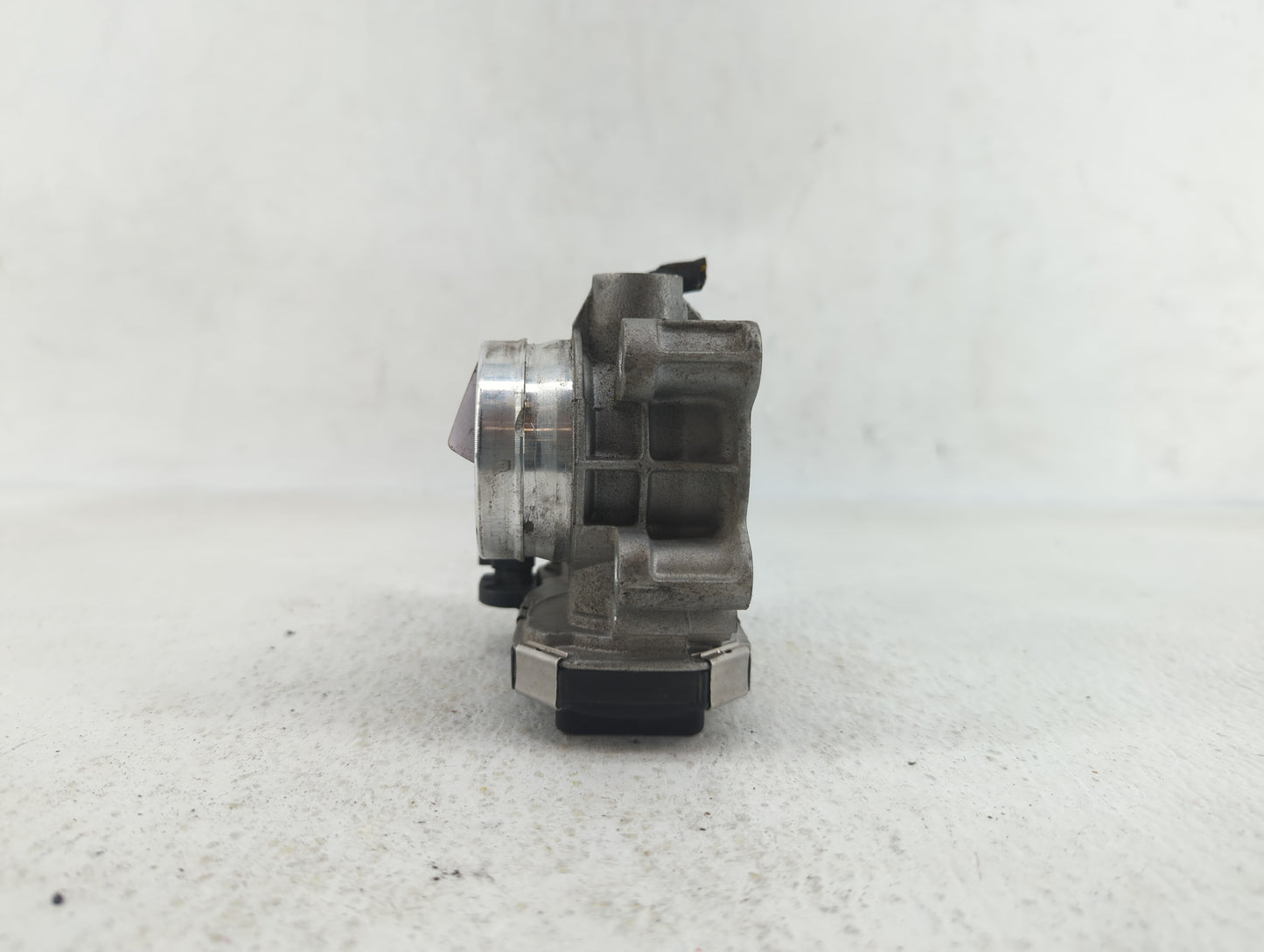 2016-2019 Chevrolet Malibu Throttle Body P/N:12671379AA Fits Fits 2016 2017 2018 2019 OEM Used Auto Parts - Oemusedautoparts