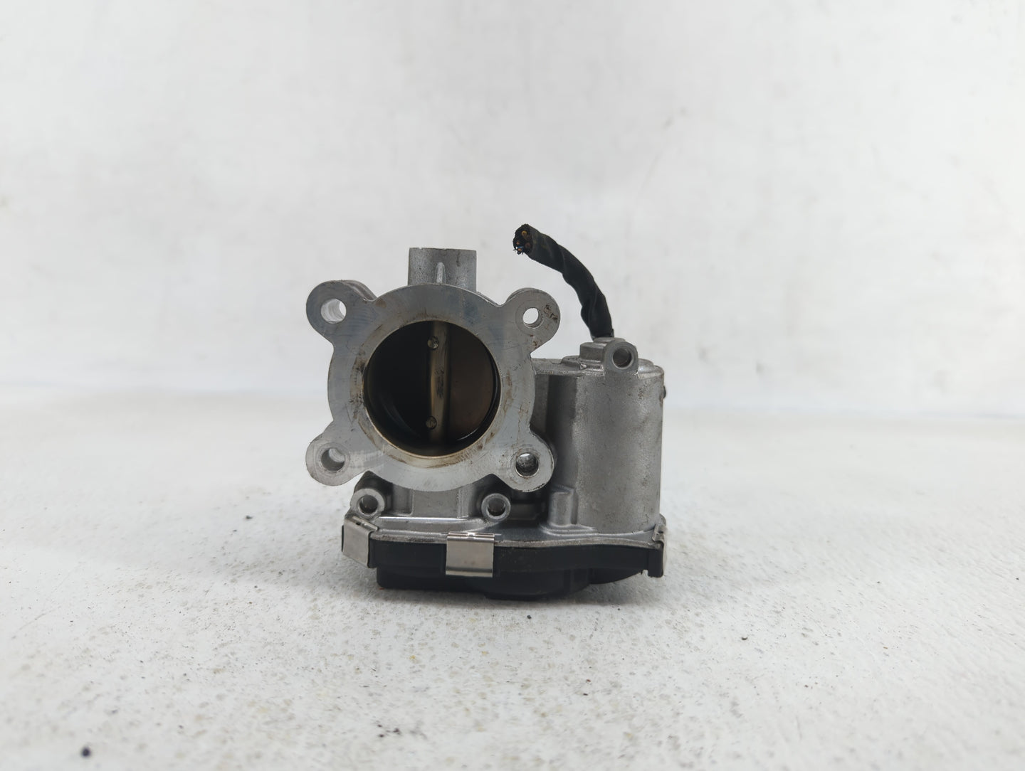 2016-2019 Chevrolet Malibu Throttle Body P/N:12671379AA Fits Fits 2016 2017 2018 2019 OEM Used Auto Parts - Oemusedautoparts