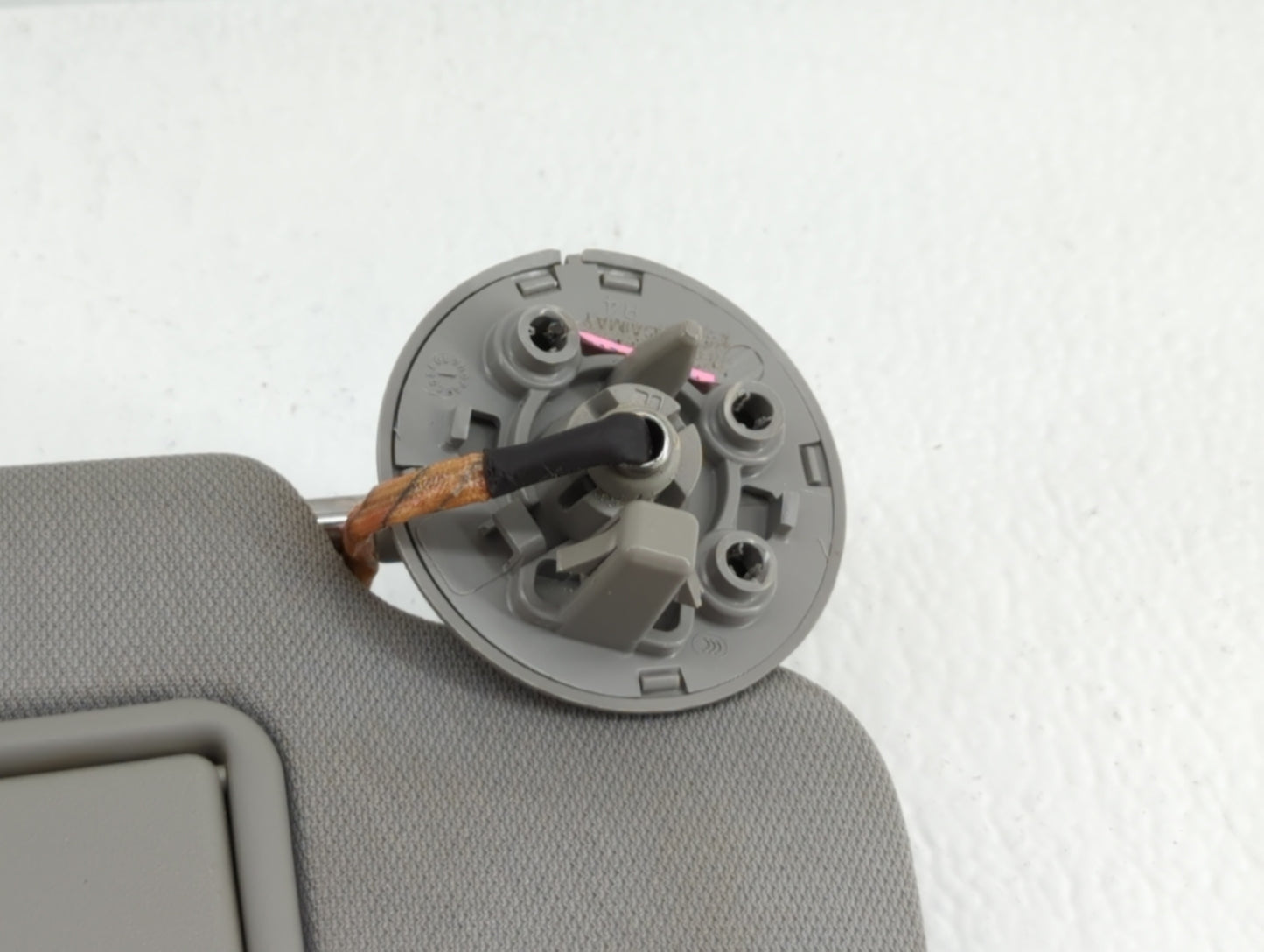 2016-2019 Chevrolet Malibu Sun Visor Shade Replacement Passenger Right Mirror Fits Fits 2016 2017 2018 2019 OEM Used Auto Pa