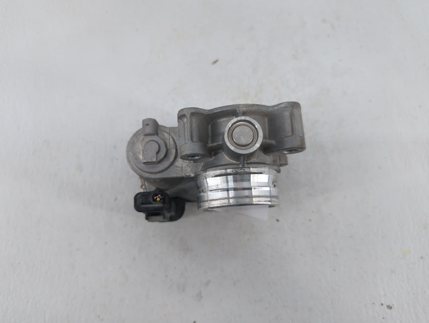 2016-2019 Chevrolet Malibu Throttle Body P/N:12671379AA Fits Fits 2016 2017 2018 2019 OEM Used Auto Parts - Oemusedautoparts
