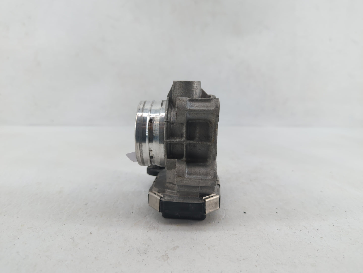 2016-2019 Chevrolet Malibu Throttle Body P/N:12671379AA Fits Fits 2016 2017 2018 2019 OEM Used Auto Parts - Oemusedautoparts