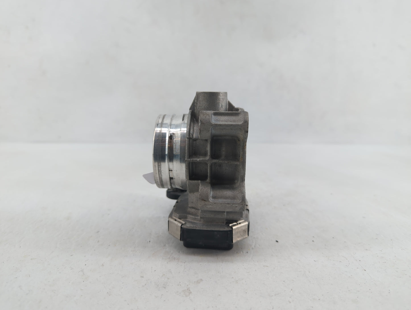 2016-2019 Chevrolet Malibu Throttle Body P/N:12671379AA Fits Fits 2016 2017 2018 2019 OEM Used Auto Parts - Oemusedautoparts