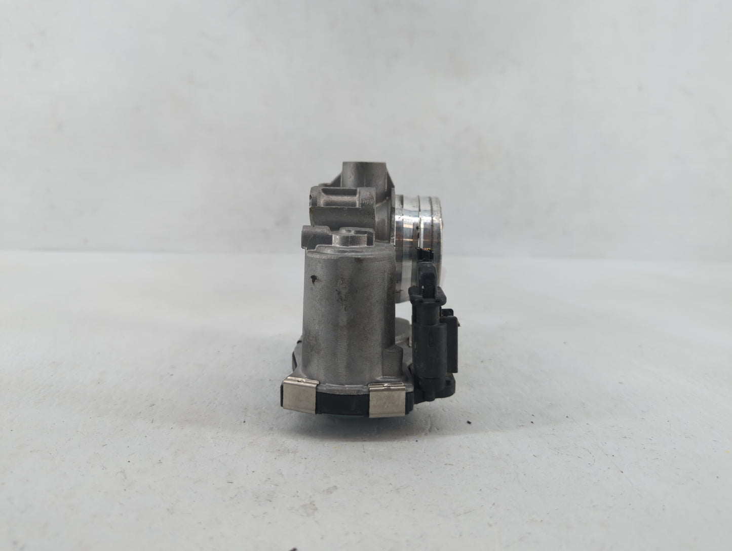 2016-2019 Chevrolet Malibu Throttle Body P/N:12671379AA Fits Fits 2016 2017 2018 2019 OEM Used Auto Parts - Oemusedautoparts