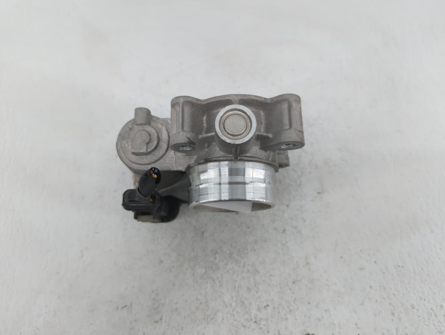 2016-2019 Chevrolet Malibu Throttle Body P/N:12671379AA Fits Fits 2016 2017 2018 2019 OEM Used Auto Parts - Oemusedautoparts
