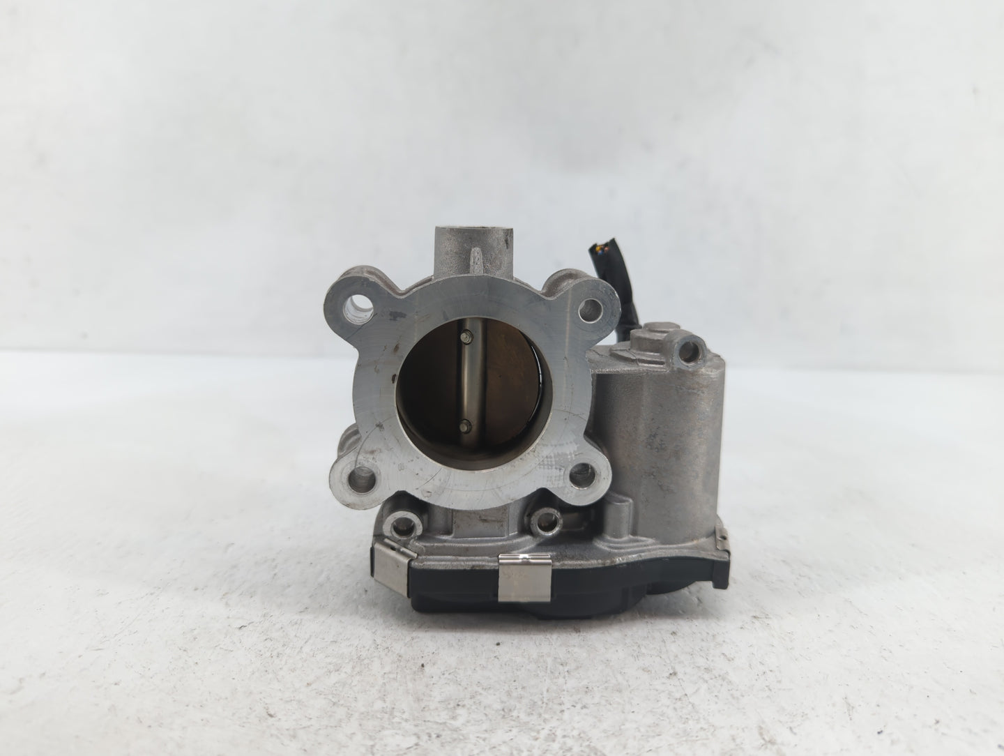 2016-2019 Chevrolet Malibu Throttle Body P/N:12671379AA Fits Fits 2016 2017 2018 2019 OEM Used Auto Parts - Oemusedautoparts
