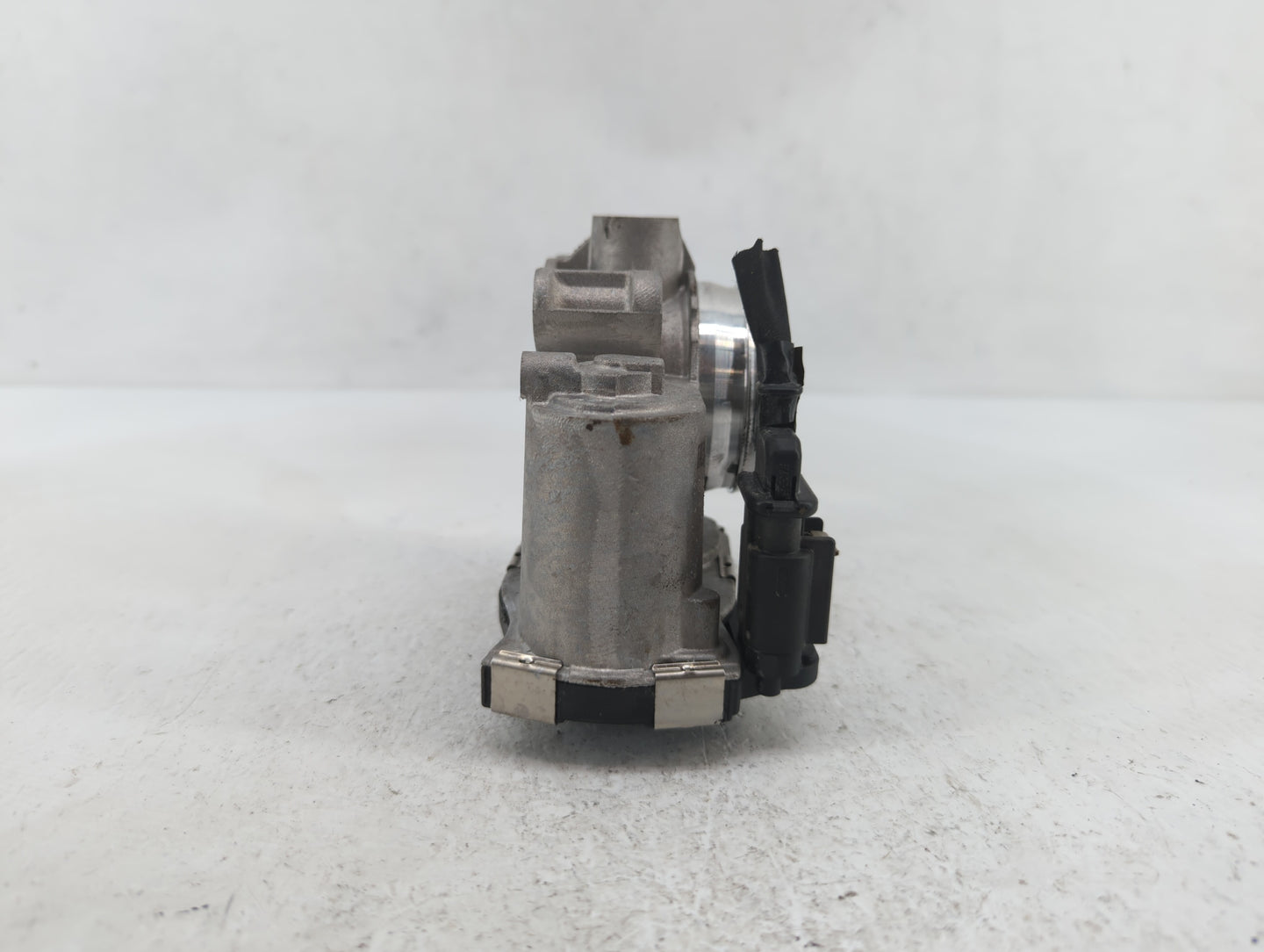 2016-2019 Chevrolet Malibu Throttle Body P/N:12671379AA Fits Fits 2016 2017 2018 2019 OEM Used Auto Parts - Oemusedautoparts